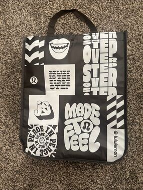 Lululemon Large Made to Feel Brown and White Shopping Bag